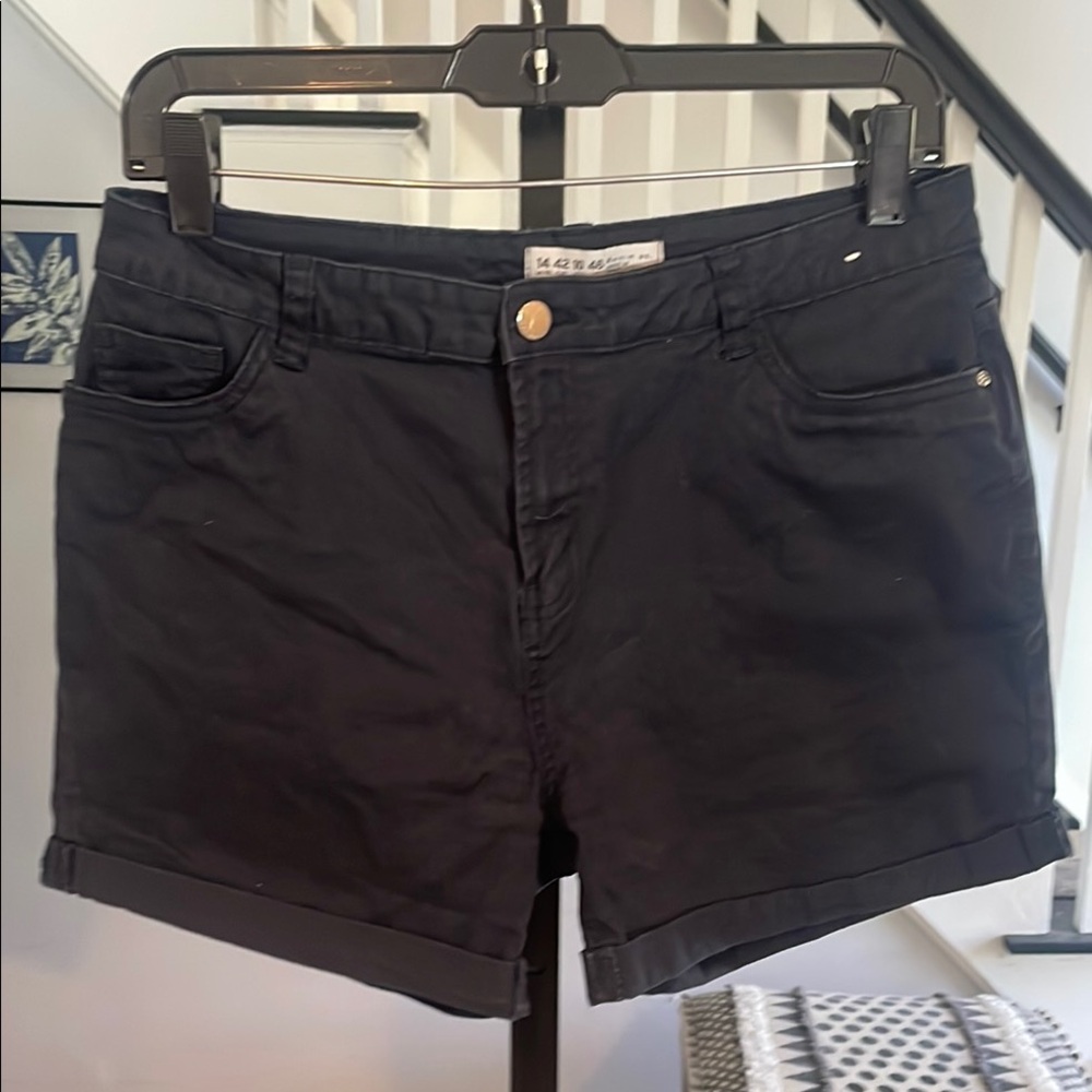 ⭐️ 5 items for $15 ⭐️

Denim&Co Navy Blue Shorts with Cuffed Hem